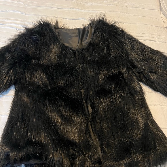 Winter Perfection - Faux Fur Jacket - Picture 1 of 4